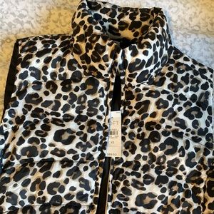 Leopard print vest 💛